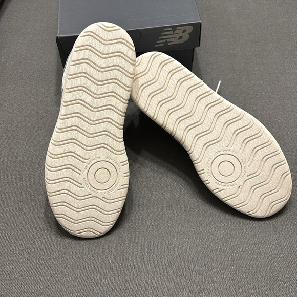 New Balance Sneakers size 7.5 Women’s NIB - Picture 5 of 6